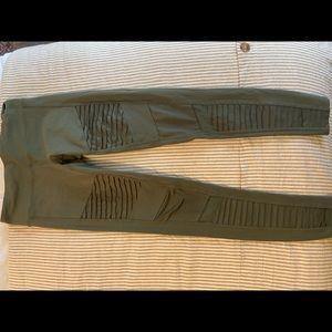 Alo Moto leggings